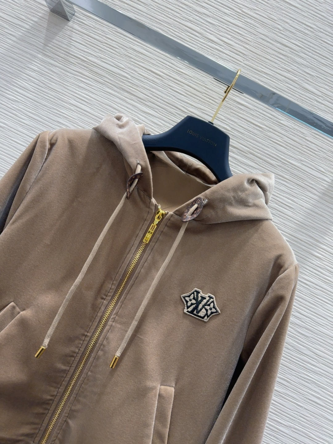 🛍️Louis Vuitto*👑2025FW新款 人人都能驾驭的丝绒套装。高密度时髦休闲风 Vintag