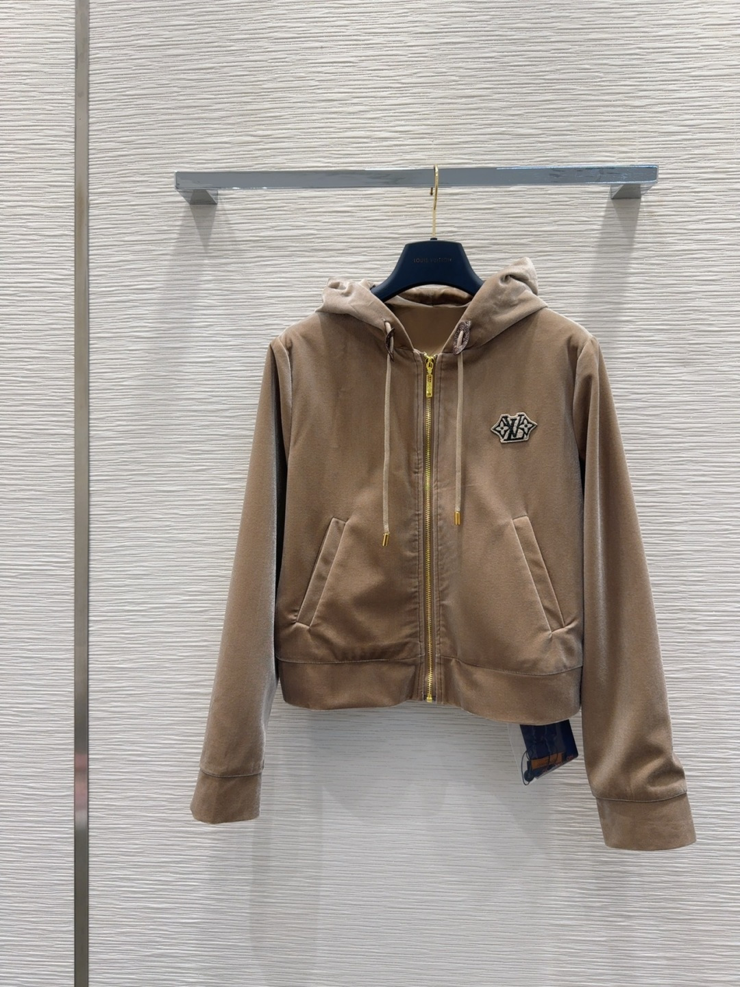 🛍️Louis Vuitto*👑2025FW新款 人人都能驾驭的丝绒套装。高密度时髦休闲风 Vintag