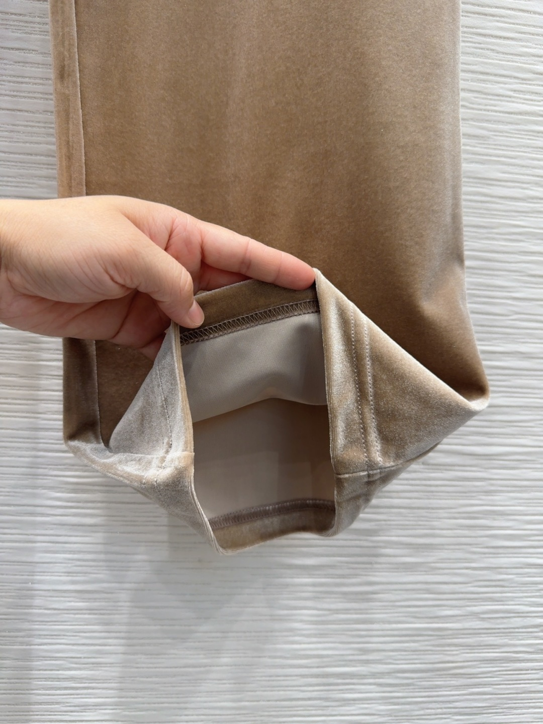 🛍️Louis Vuitto*👑2025FW新款 人人都能驾驭的丝绒套装。高密度时髦休闲风 Vintag