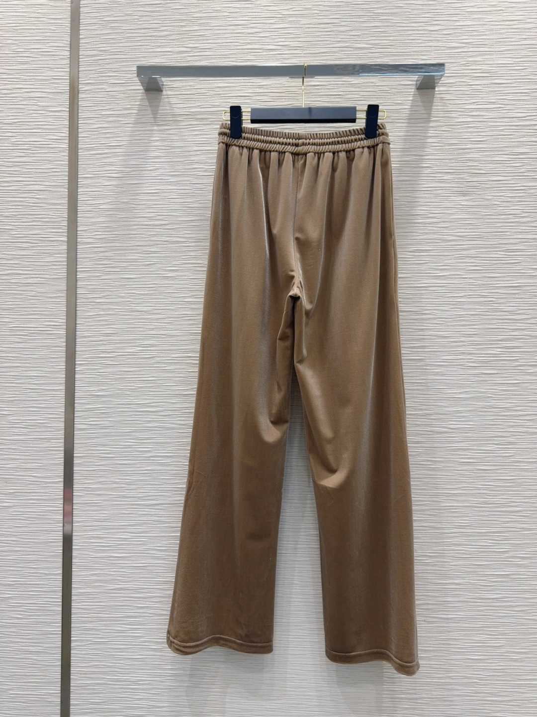 🛍️Louis Vuitto*👑2025FW新款 人人都能驾驭的丝绒套装。高密度时髦休闲风 Vintag