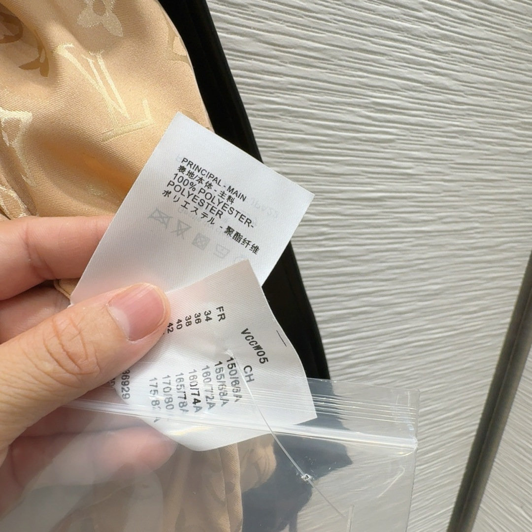 🛍️ Louis Vuitto* 👑2025FW新款外套 手感舒适的人造毛 内里夹棉 贴合舒适与时髦的双