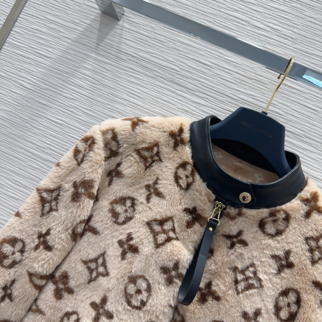 🛍️ Louis Vuitto* 👑2025FW新款外套 手感舒适的人造毛 内里夹棉 贴合舒适与时髦的双