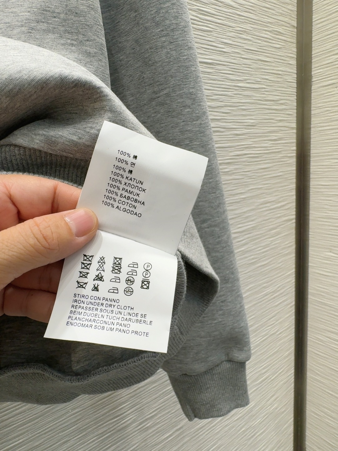 🛍️Miu Mi*👑 2025FW新款套装 上身显瘦又提升时髦度，复古优雅气质单品。衣橱必备！做工品质看