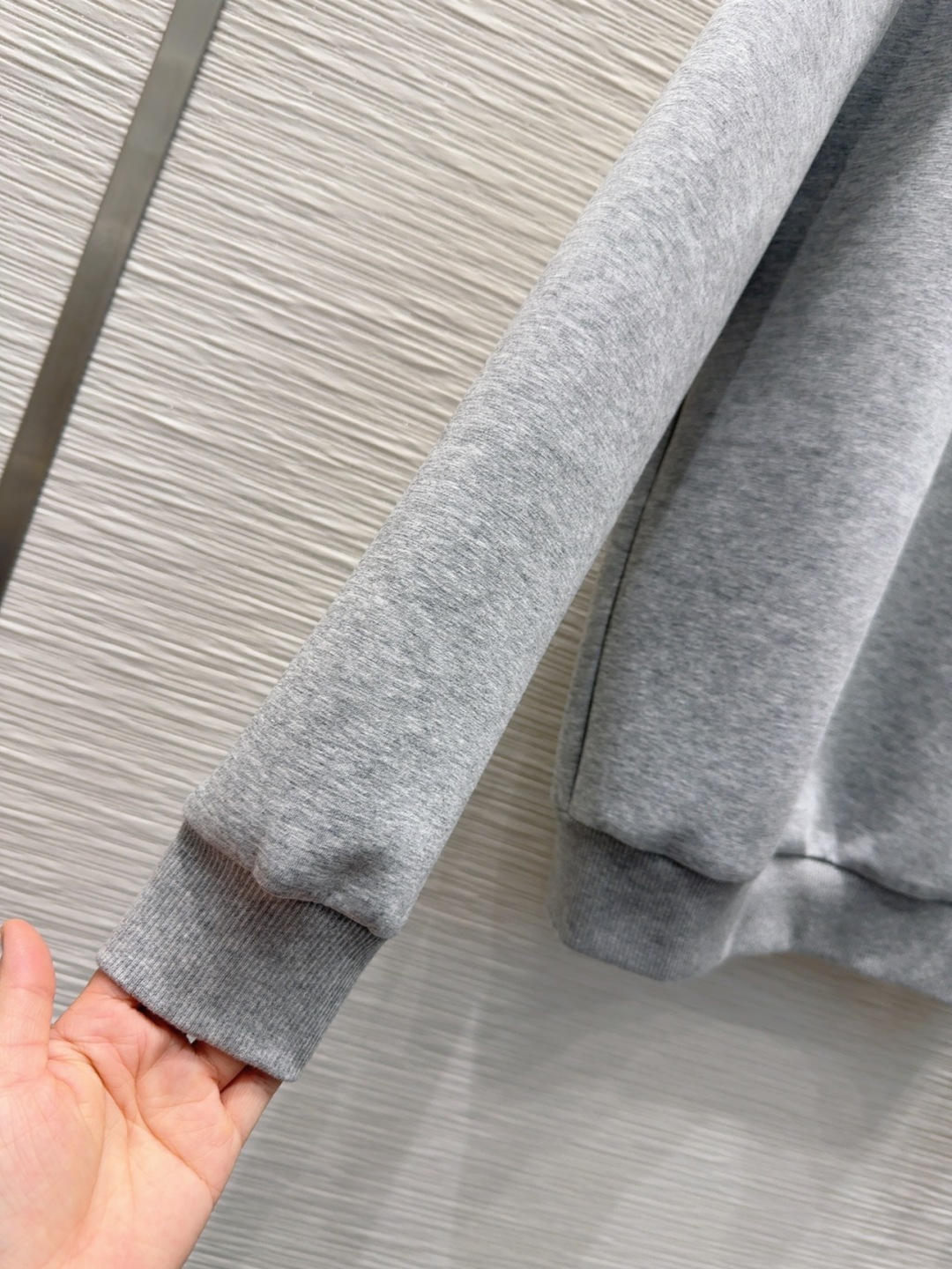 🛍️Miu Mi*👑 2025FW新款套装 上身显瘦又提升时髦度，复古优雅气质单品。衣橱必备！做工品质看