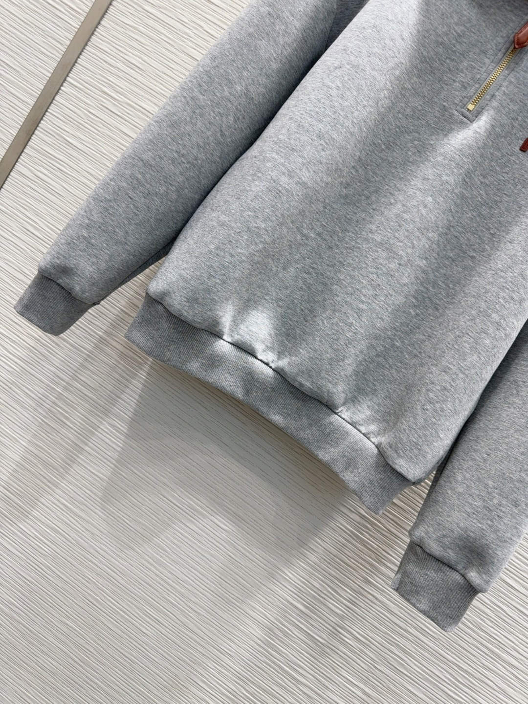 🛍️Miu Mi*👑 2025FW新款套装 上身显瘦又提升时髦度，复古优雅气质单品。衣橱必备！做工品质看