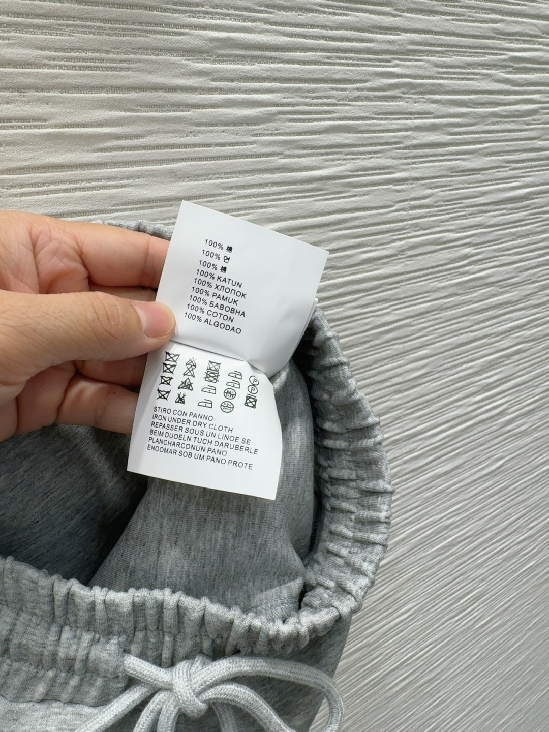 🛍️Miu Mi*👑 2025FW新款套装 上身显瘦又提升时髦度，复古优雅气质单品。衣橱必备！做工品质看