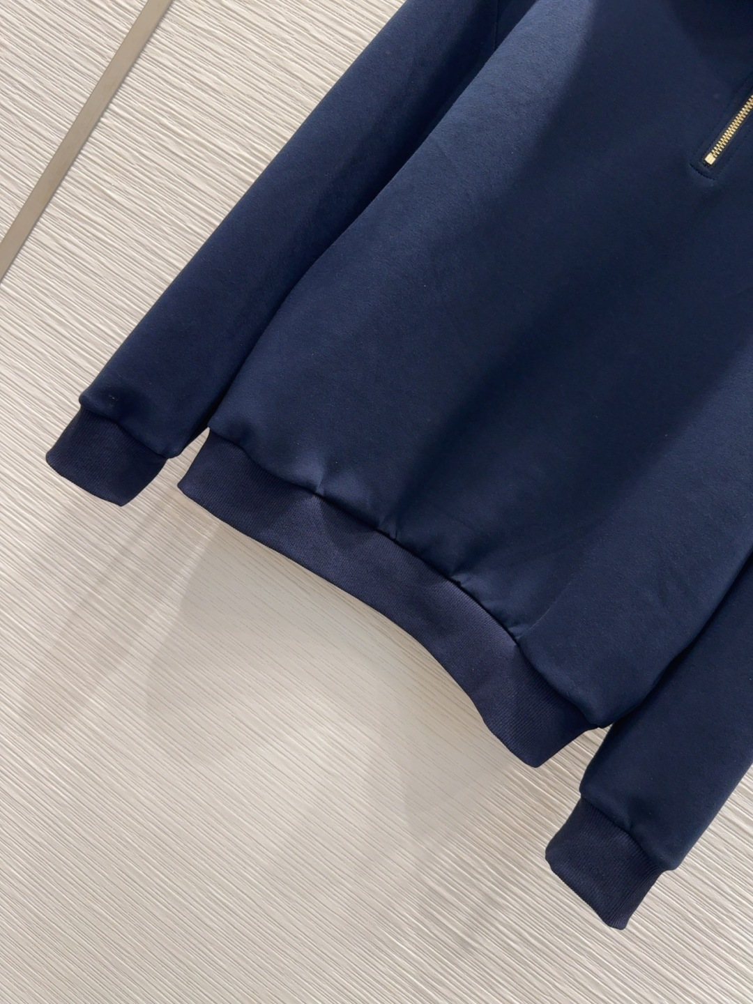 🛍️Miu Mi*👑 2025FW新款套装 上身显瘦又提升时髦度，复古优雅气质单品。衣橱必备！做工品质看