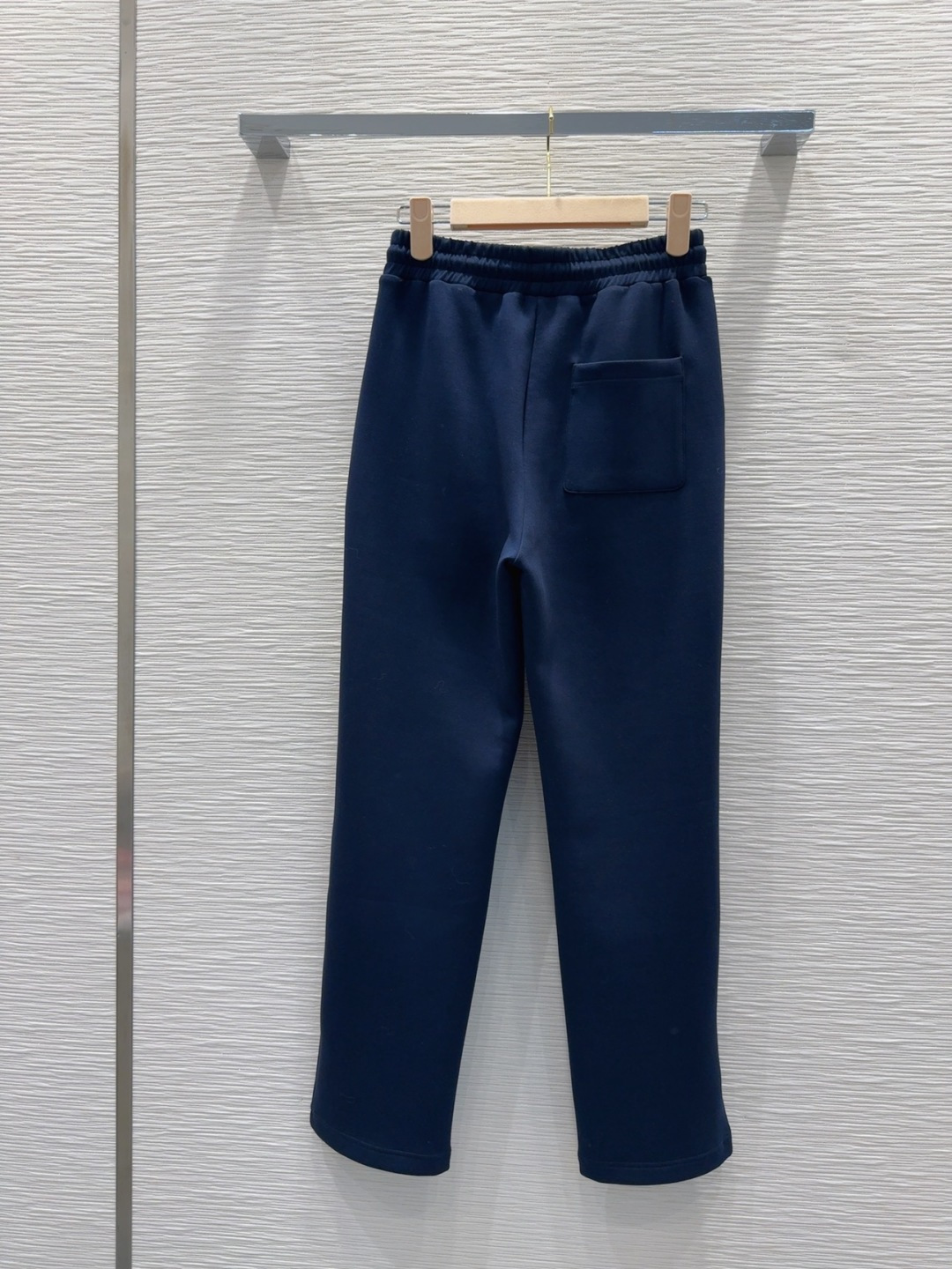 🛍️Miu Mi*👑 2025FW新款套装 上身显瘦又提升时髦度，复古优雅气质单品。衣橱必备！做工品质看