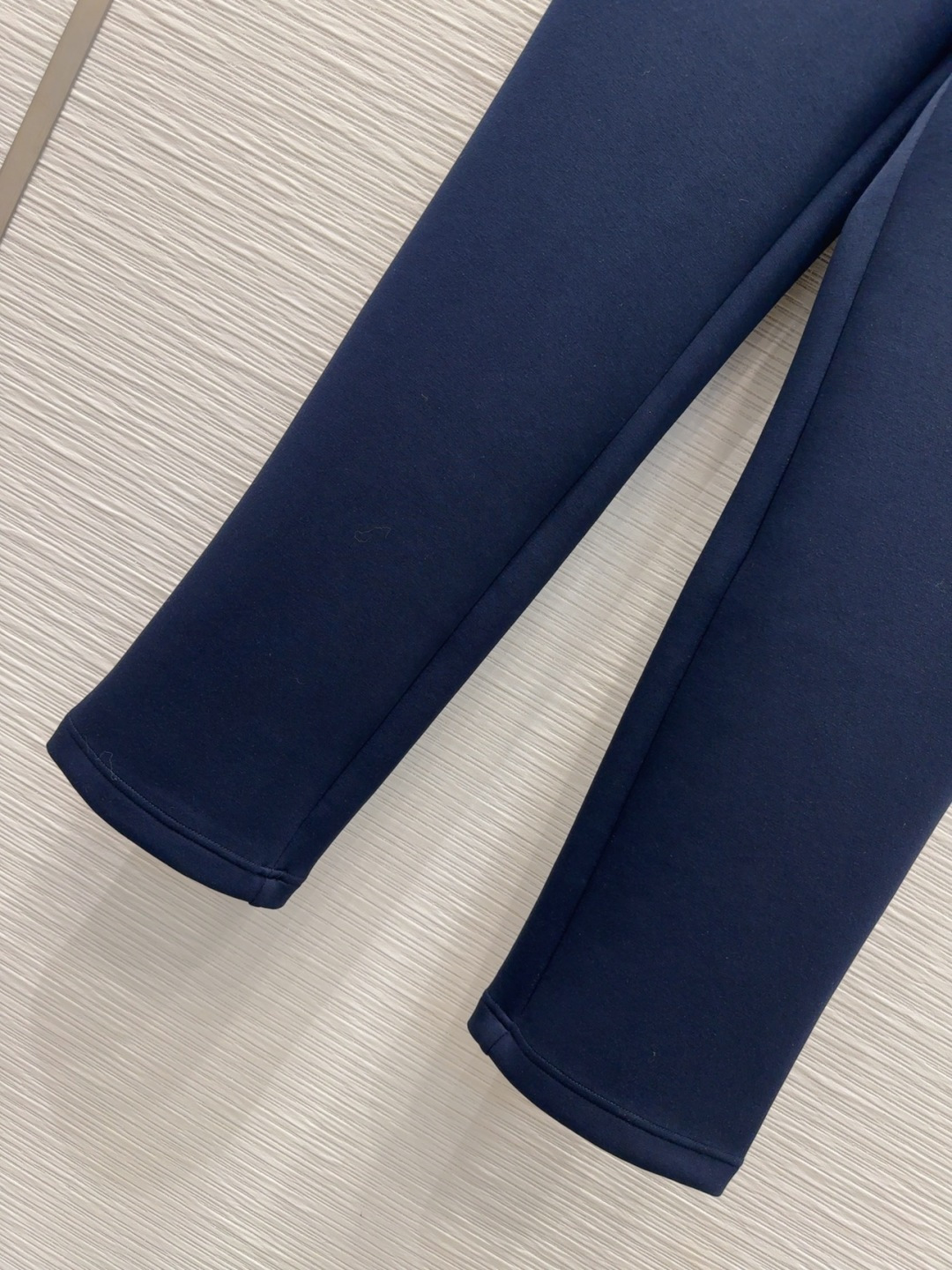 🛍️Miu Mi*👑 2025FW新款套装 上身显瘦又提升时髦度，复古优雅气质单品。衣橱必备！做工品质看