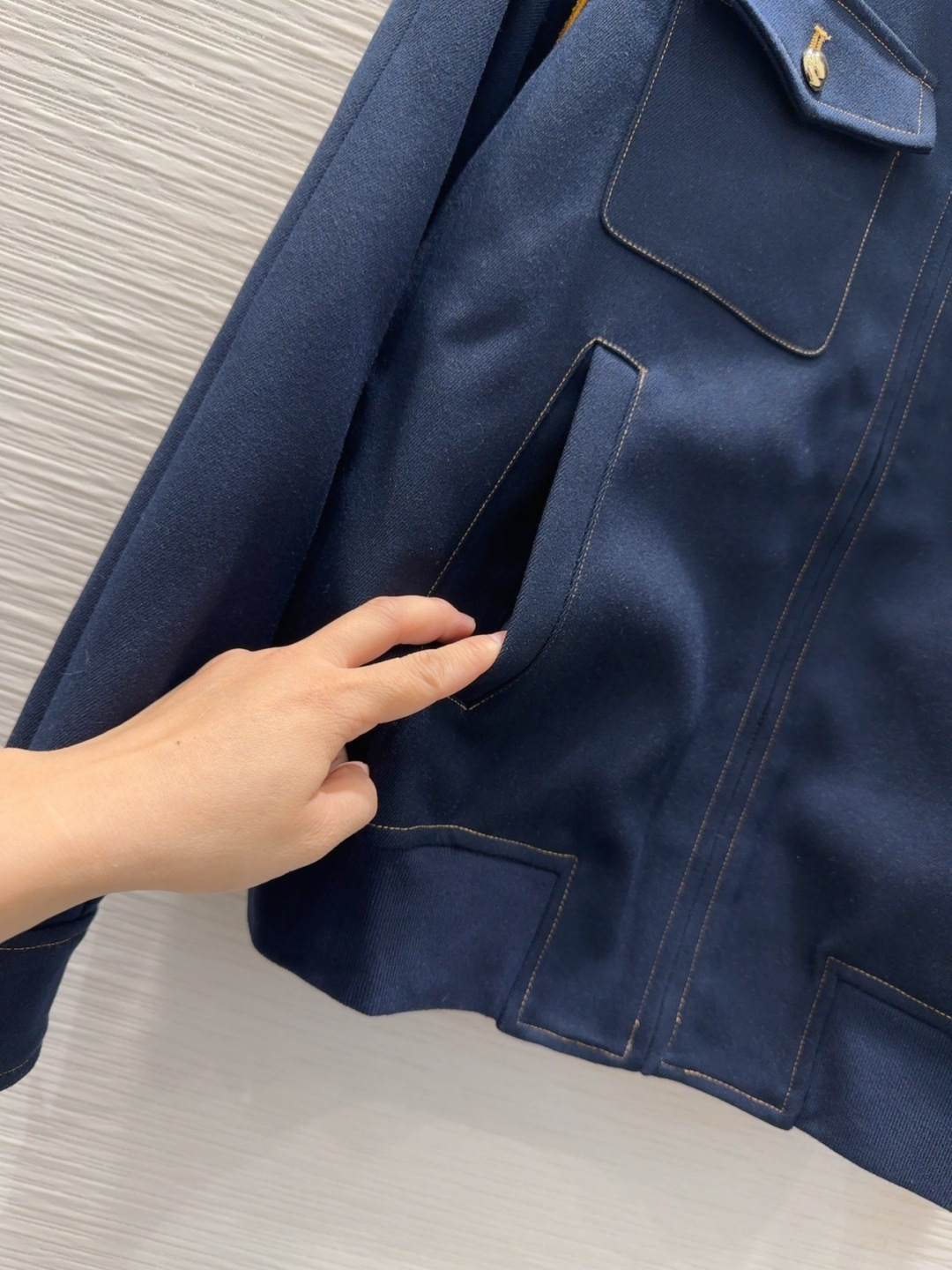 🛍️Miu Mi* 👑2025FW新款时尚外套 经典又有型 自带气场 面料质感很奈斯 时髦又高级 颜色超