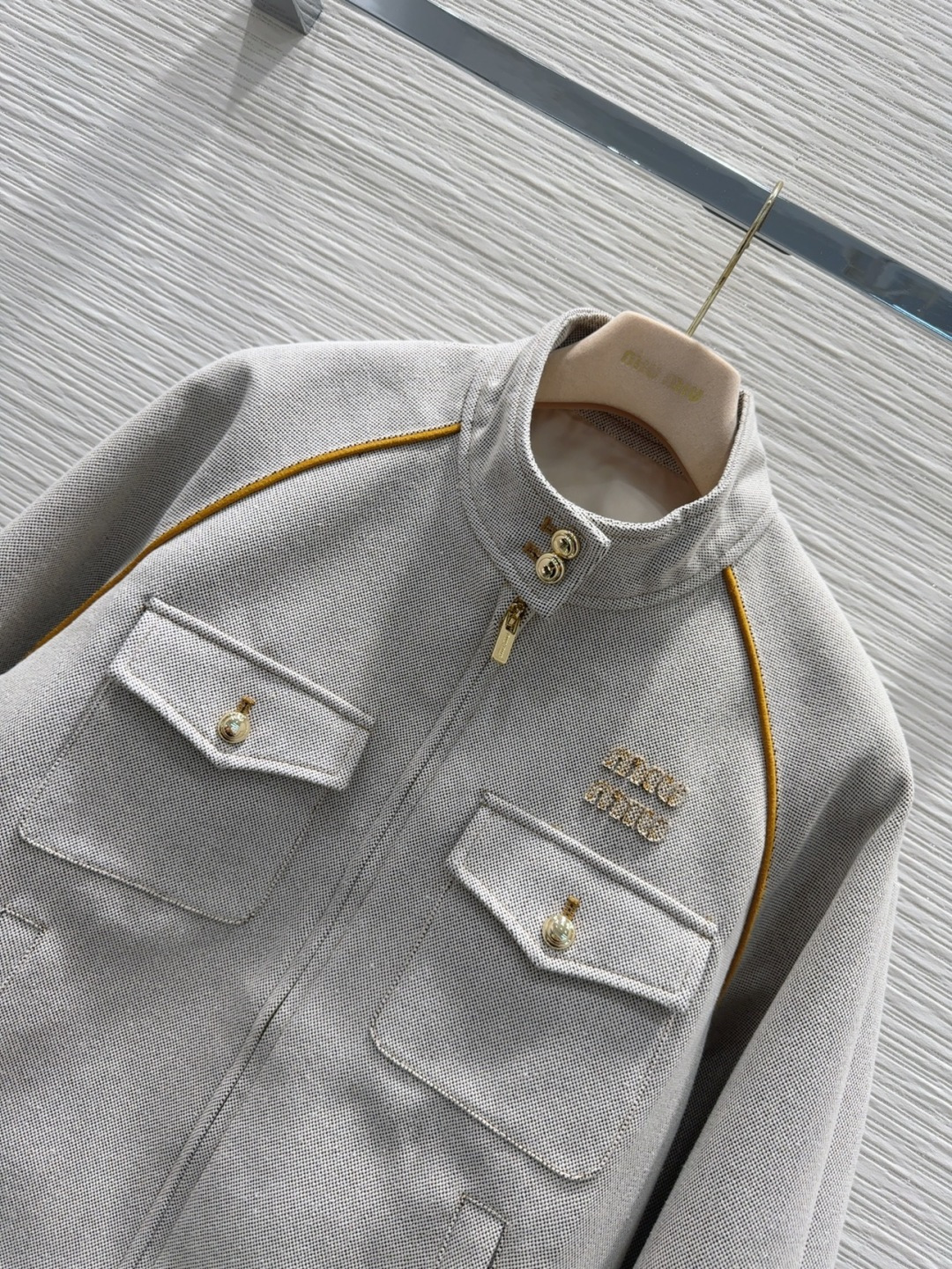 🛍️Miu Mi* 👑2025FW新款时尚外套 经典又有型 自带气场 面料质感很奈斯 时髦又高级 颜色超