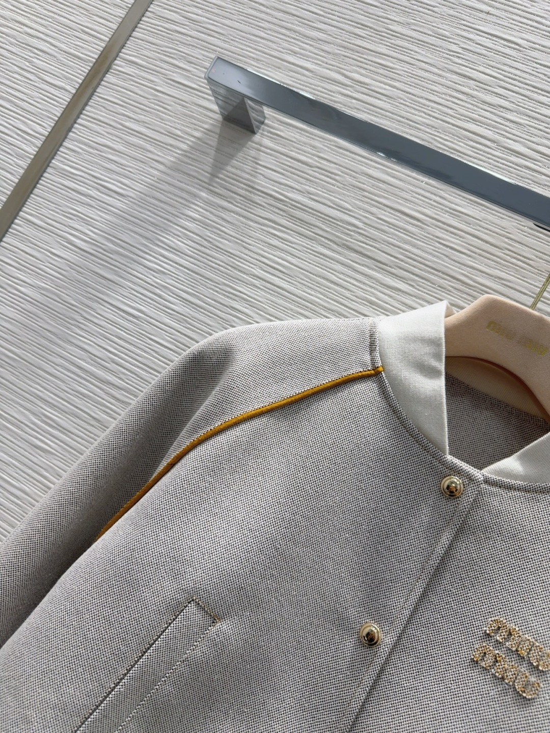 🛍️Miu Mi* 👑2025FW新款时尚外套 经典又有型 自带气场 面料质感很奈斯 时髦又高级 颜色超