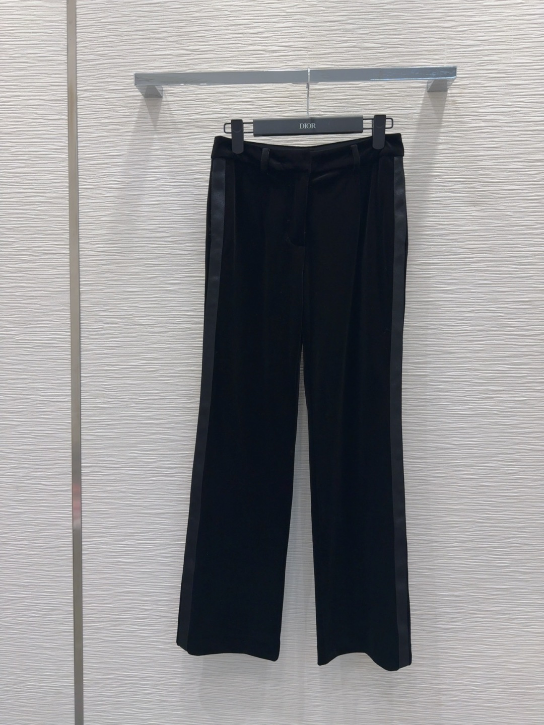 🛍️ Christian Dio* 👑2025FW新款丝绒长裤 不挑剔身形要求 上身特别赞！搭配的风格也