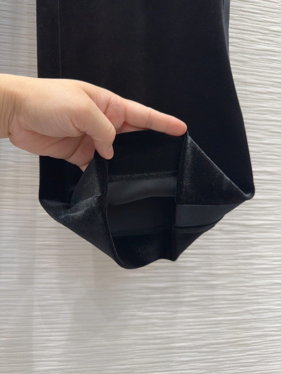 🛍️ Christian Dio* 👑2025FW新款丝绒长裤 不挑剔身形要求 上身特别赞！搭配的风格也