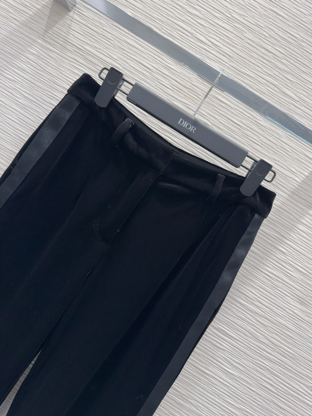 🛍️ Christian Dio* 👑2025FW新款丝绒长裤 不挑剔身形要求 上身特别赞！搭配的风格也