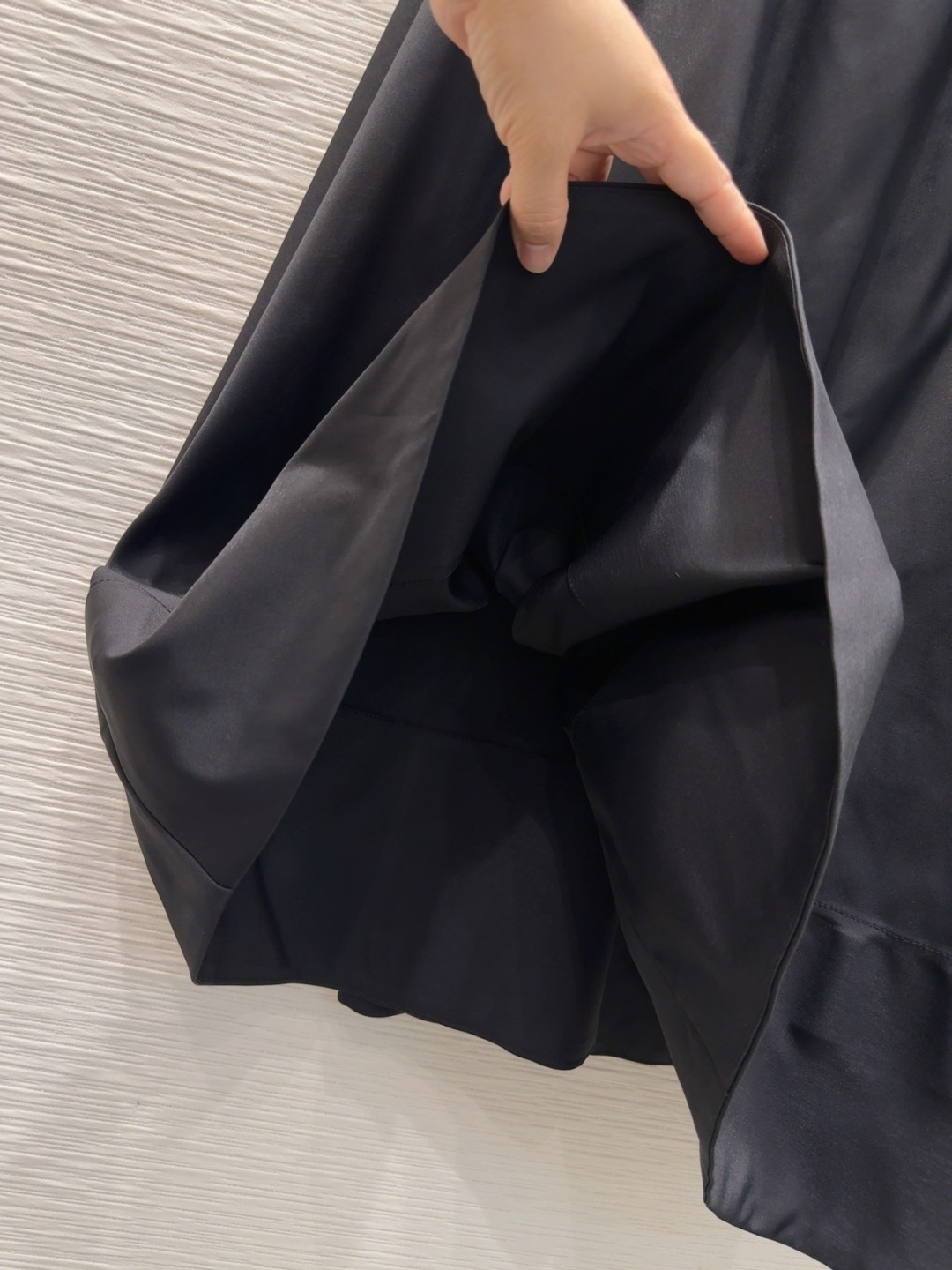 🛍️ Christian Dio* 👑2025FW新款半裙 又一款时尚达人的心头好！细节精致 每一件到手