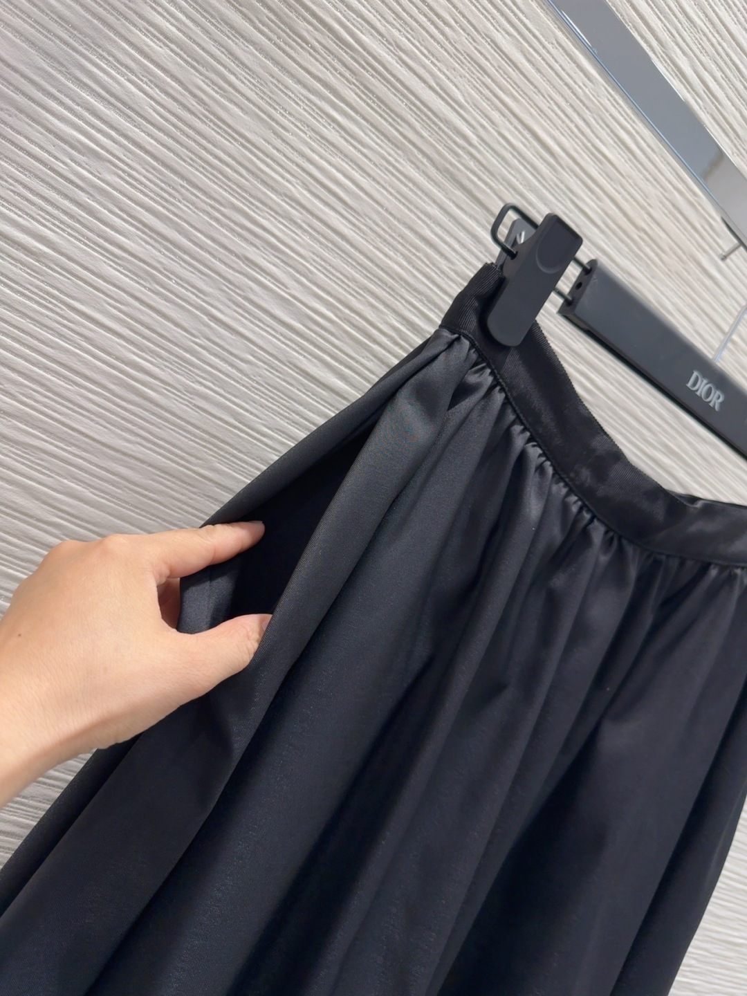 🛍️ Christian Dio* 👑2025FW新款半裙 又一款时尚达人的心头好！细节精致 每一件到手