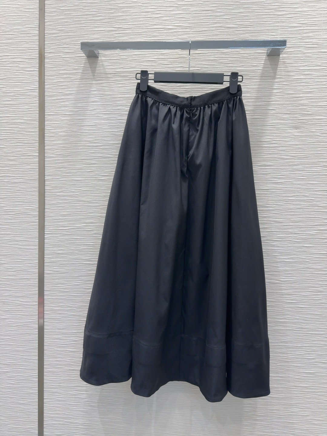 🛍️ Christian Dio* 👑2025FW新款半裙 又一款时尚达人的心头好！细节精致 每一件到手