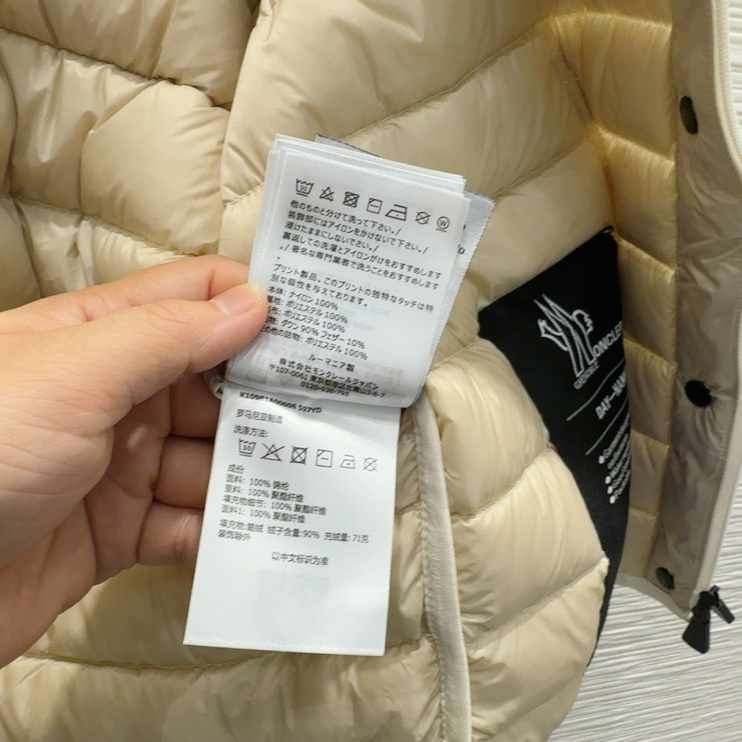 🛍️Moncle*👑2025FW新款羽绒服 90%鹅绒 充绒量71克 整体保暖效果拉满，常规款羽绒服 休