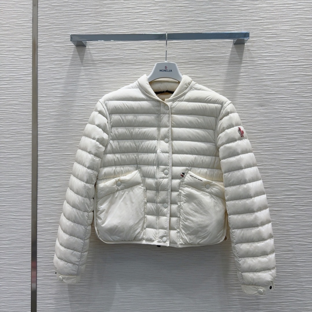 🛍️Moncle*👑2025FW新款羽绒服 90%鹅绒 充绒量71克 整体保暖效果拉满，常规款羽绒服 休