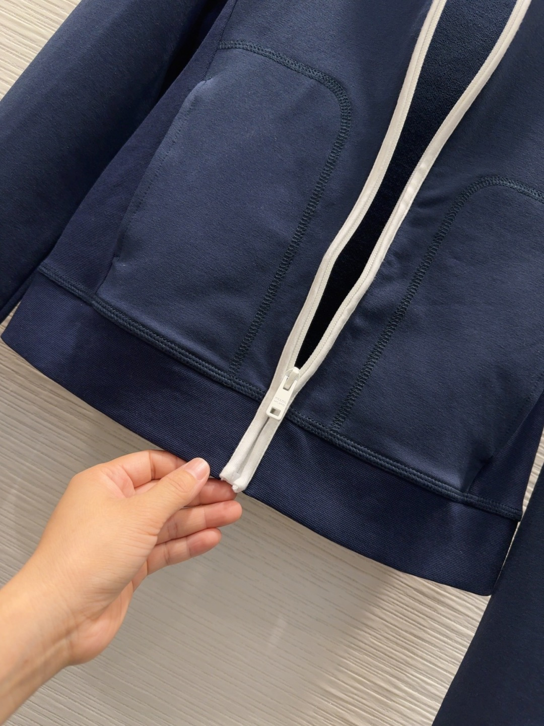 🛍️Prad*👑 2025FW新款套装 上身显瘦又提升时髦度，复古优雅气质单品。衣橱必备！做工品质看细节