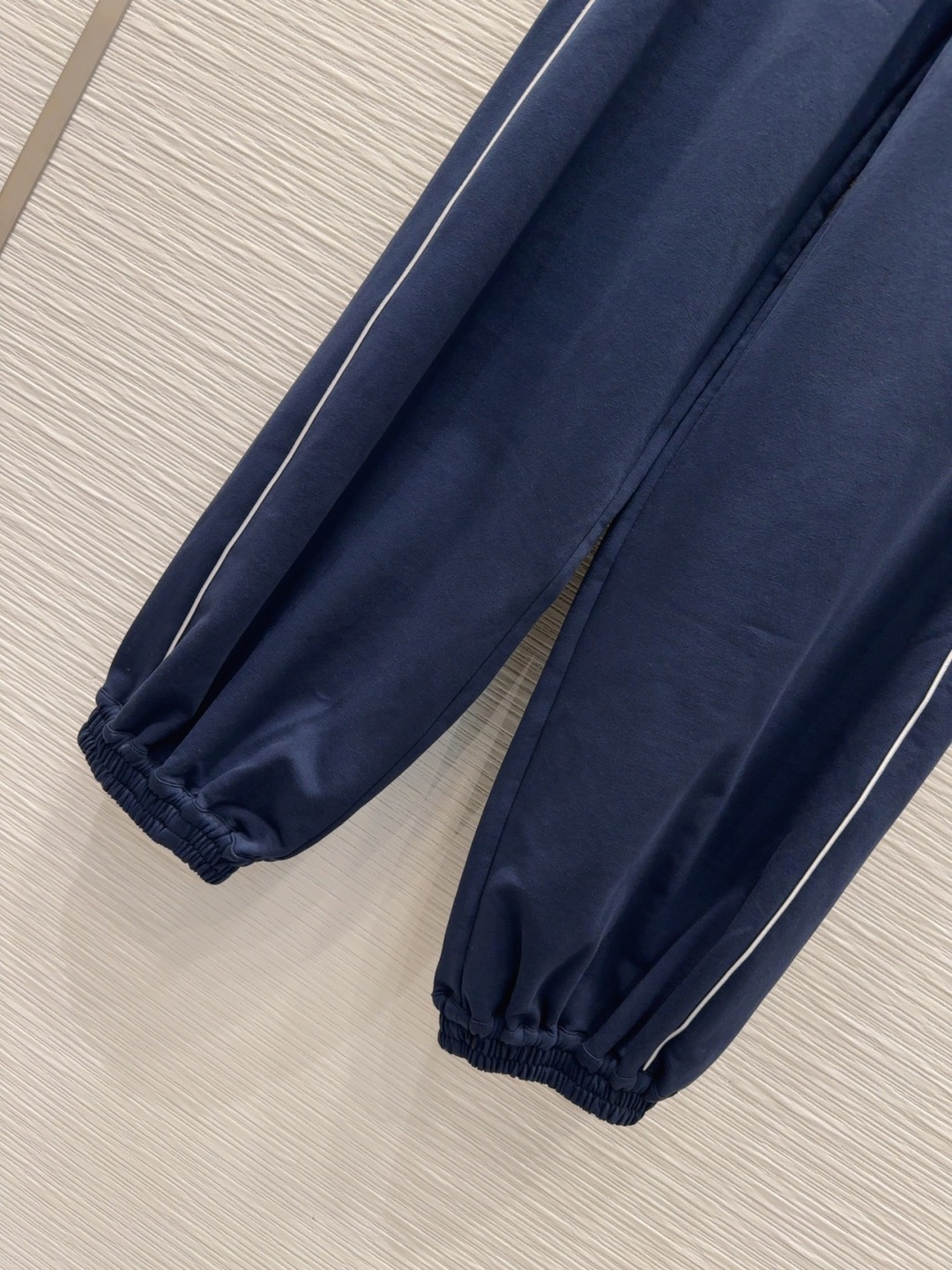 🛍️Prad*👑 2025FW新款套装 上身显瘦又提升时髦度，复古优雅气质单品。衣橱必备！做工品质看细节