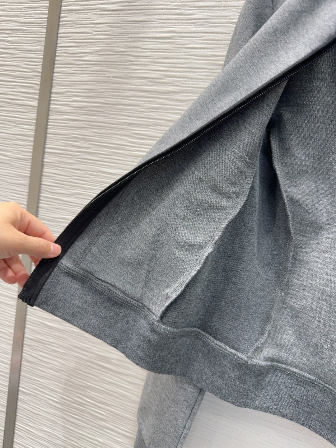 🛍️Prad*👑 2025FW新款套装 上身显瘦又提升时髦度，复古优雅气质单品。衣橱必备！做工品质看细节