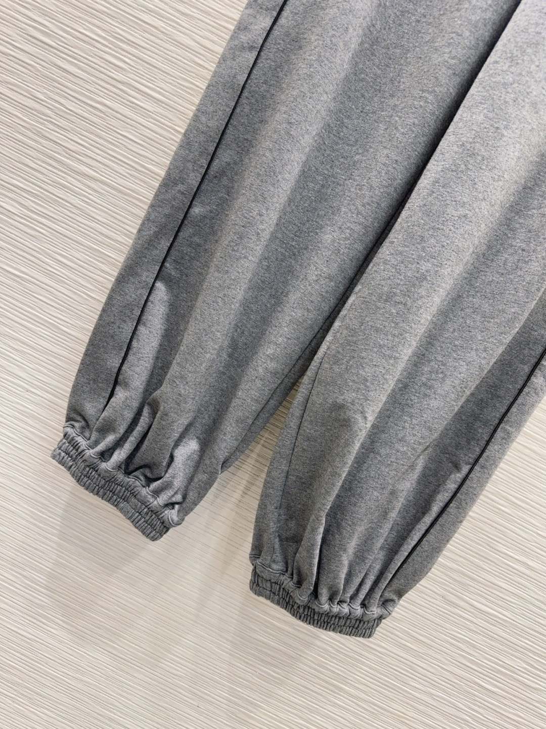 🛍️Prad*👑 2025FW新款套装 上身显瘦又提升时髦度，复古优雅气质单品。衣橱必备！做工品质看细节