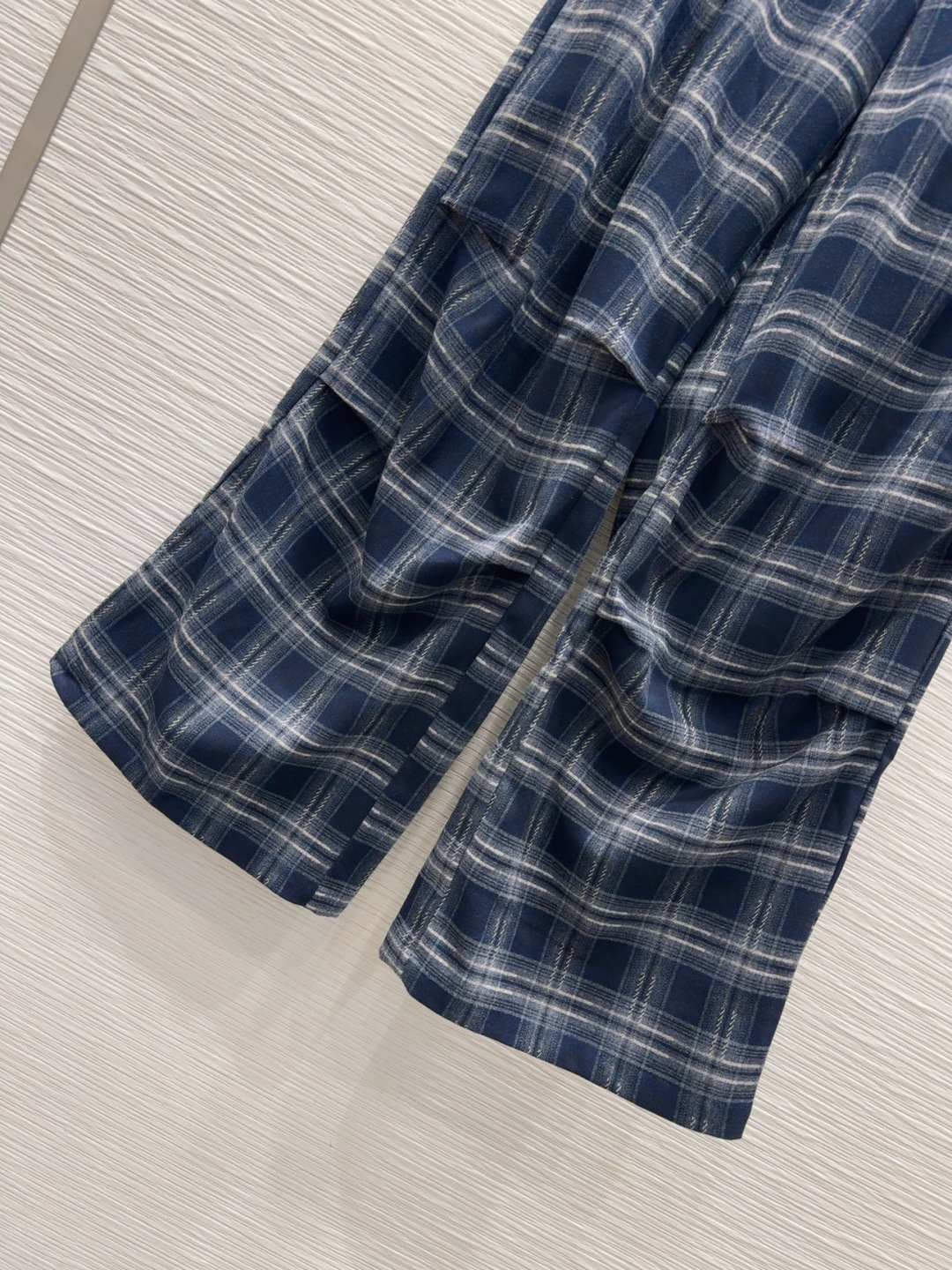 🛍️Miu Mi*👑2025FW新款 阔腿长裤 时髦好穿度爆棚的行走的休闲裤 风格百搭 高级定制 轻薄舒