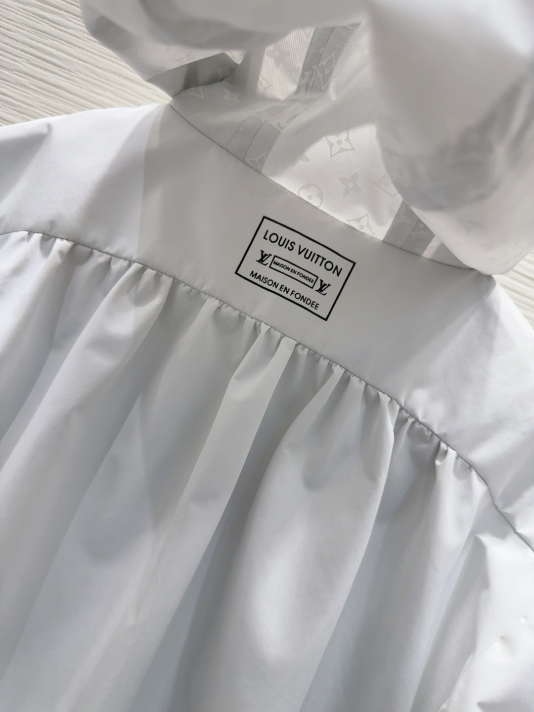 🛍️Louis Vuitto* 👑2025FW新款 防晒衣的设计 轻薄面料 特殊材质有肌理感 每个小细节