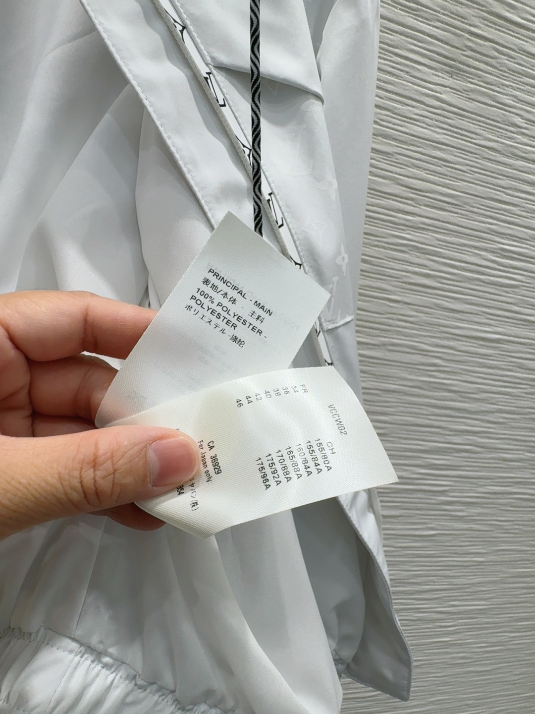 🛍️Louis Vuitto* 👑2025FW新款 防晒衣的设计 轻薄面料 特殊材质有肌理感 每个小细节