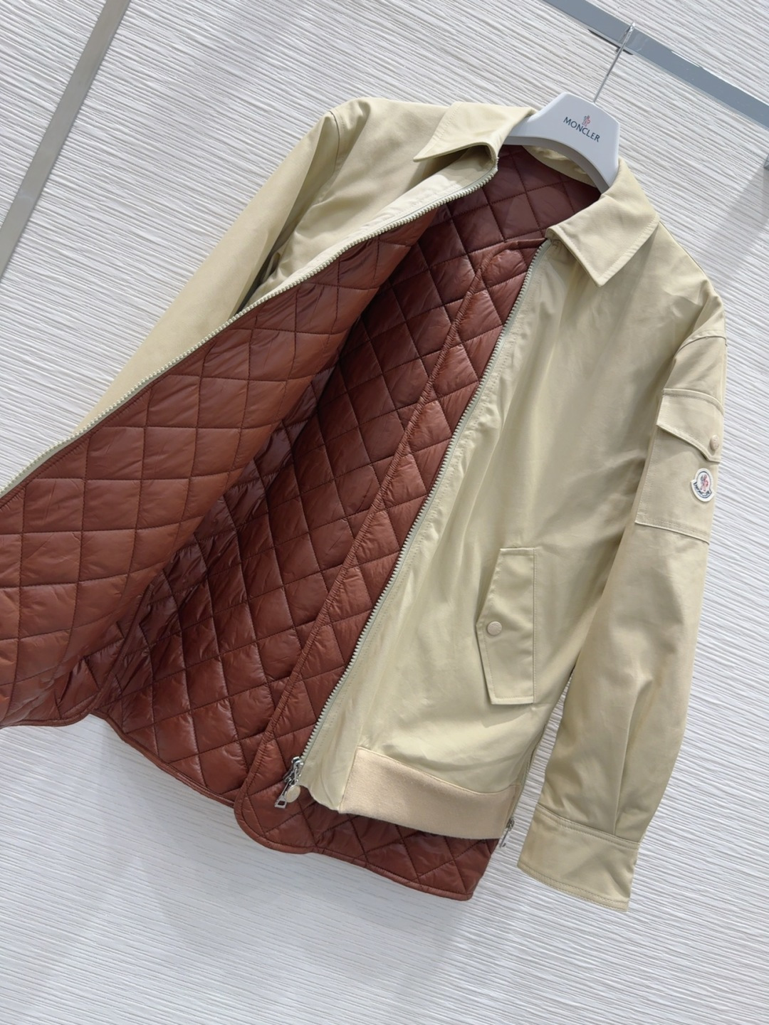 🛍️Moncle*👑2025FW新款外套 舒适百搭 贸易公司订单货！原单渠道货 好搭配 不可多得的一款！