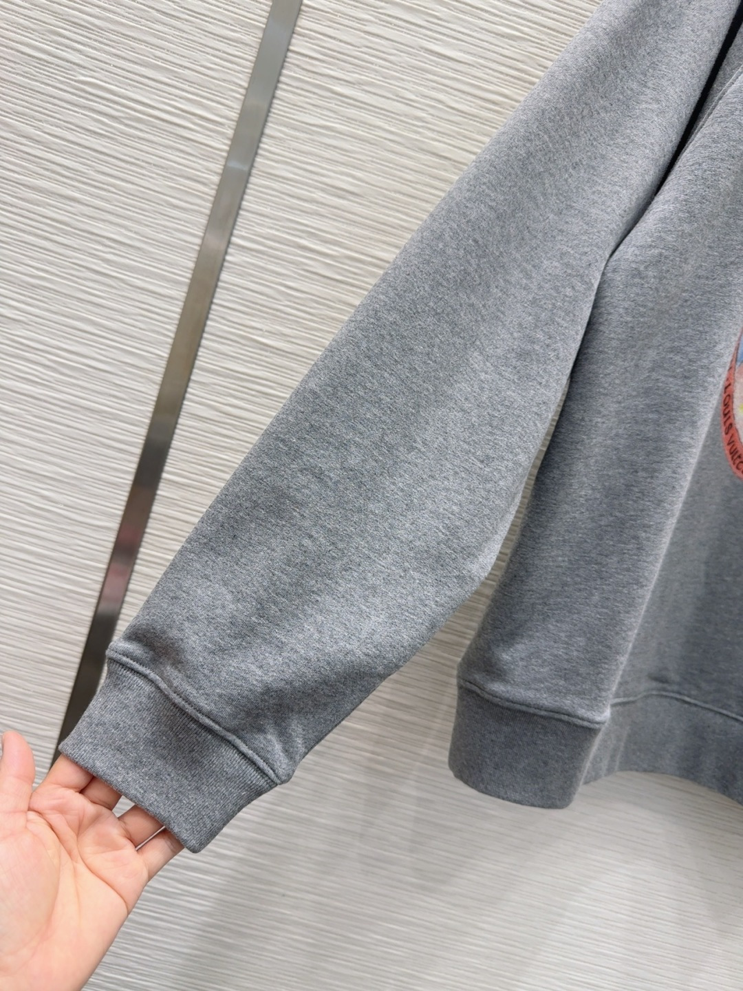 🛍️Louis Vuitto*👑2025FW新款 爆款来袭 人人都能驾驭INS风懒人卫衣 时髦运动风，贴