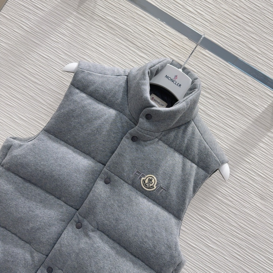 🛍️Moncle*r👑2025FW新款羽绒马甲 男女同款 【50针织羊毛 鹅绒填充 充绒量50克】 低调