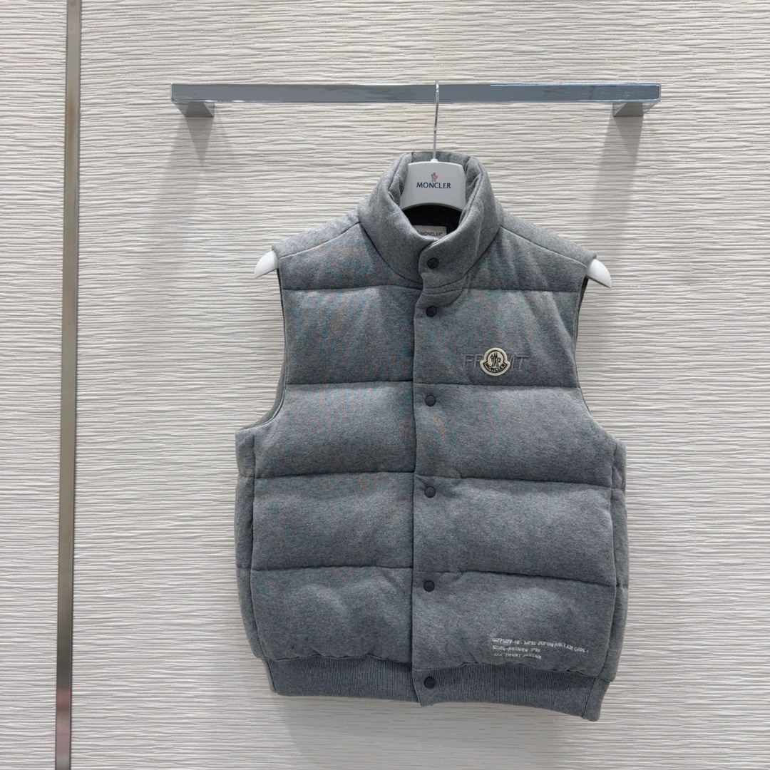 🛍️Moncle*r👑2025FW新款羽绒马甲 男女同款 【50针织羊毛 鹅绒填充 充绒量50克】 低调