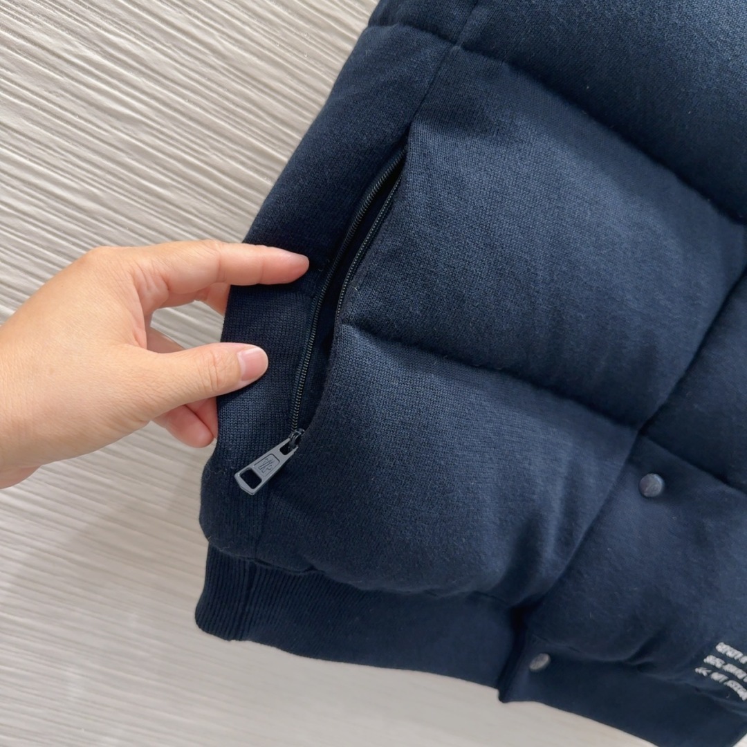 🛍️Moncle*r👑2025FW新款羽绒马甲 男女同款 【50针织羊毛 鹅绒填充 充绒量50克】 低调