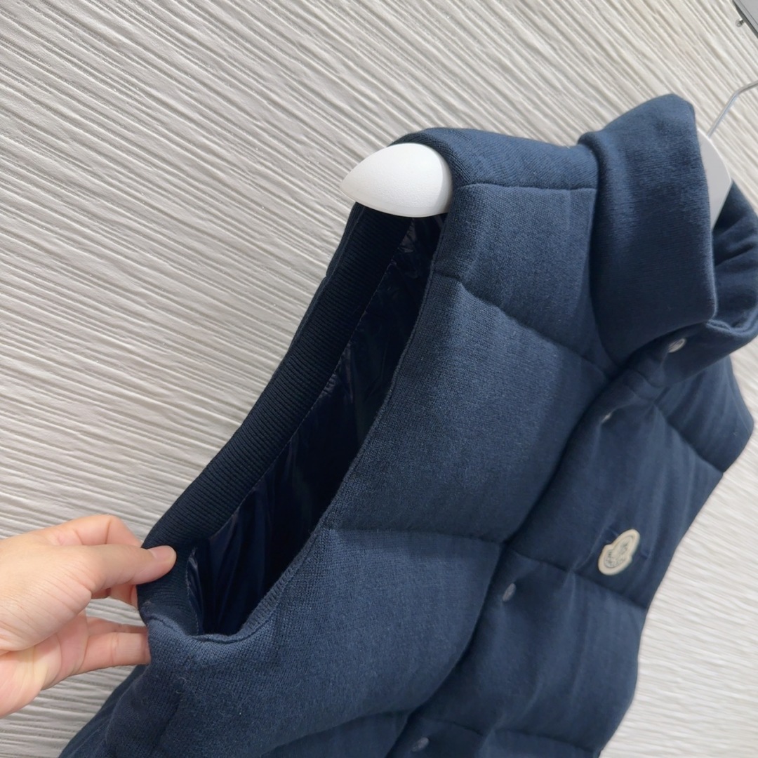 🛍️Moncle*r👑2025FW新款羽绒马甲 男女同款 【50针织羊毛 鹅绒填充 充绒量50克】 低调