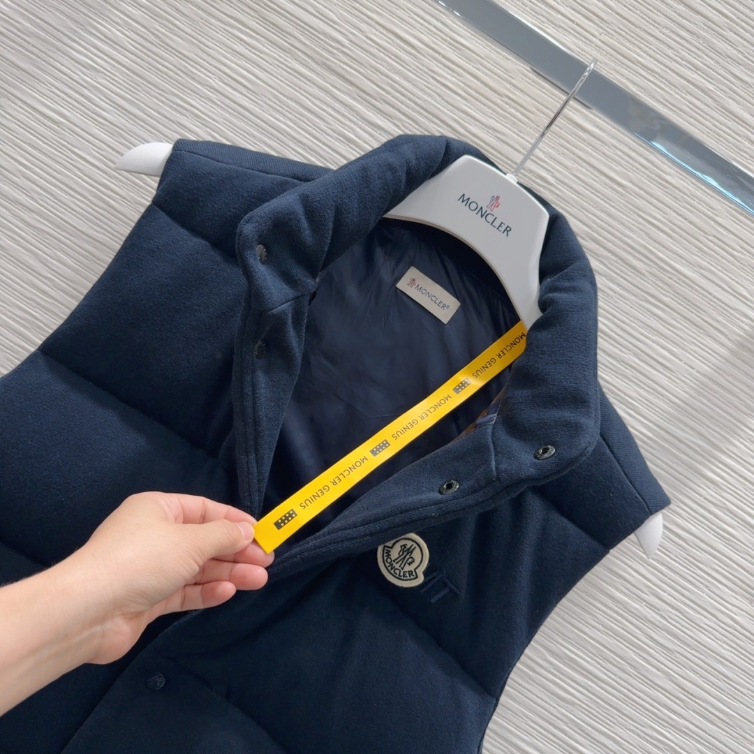🛍️Moncle*r👑2025FW新款羽绒马甲 男女同款 【50针织羊毛 鹅绒填充 充绒量50克】 低调