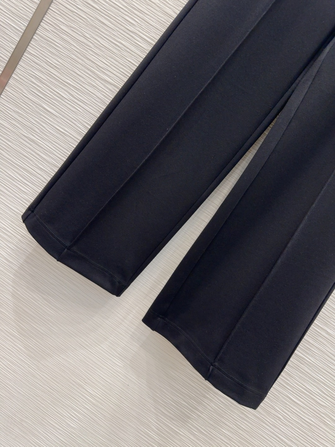 🛍️ Christian Dio* 👑 2025FW新款套装 外套双面可穿 上身显瘦又提升时髦度，优雅气