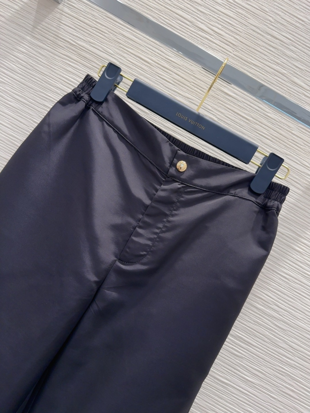 🛍️Louis Vuitto*👑2025FW新款套装 轻薄面料 特殊材质有肌理感 每个小细节都非常注重 