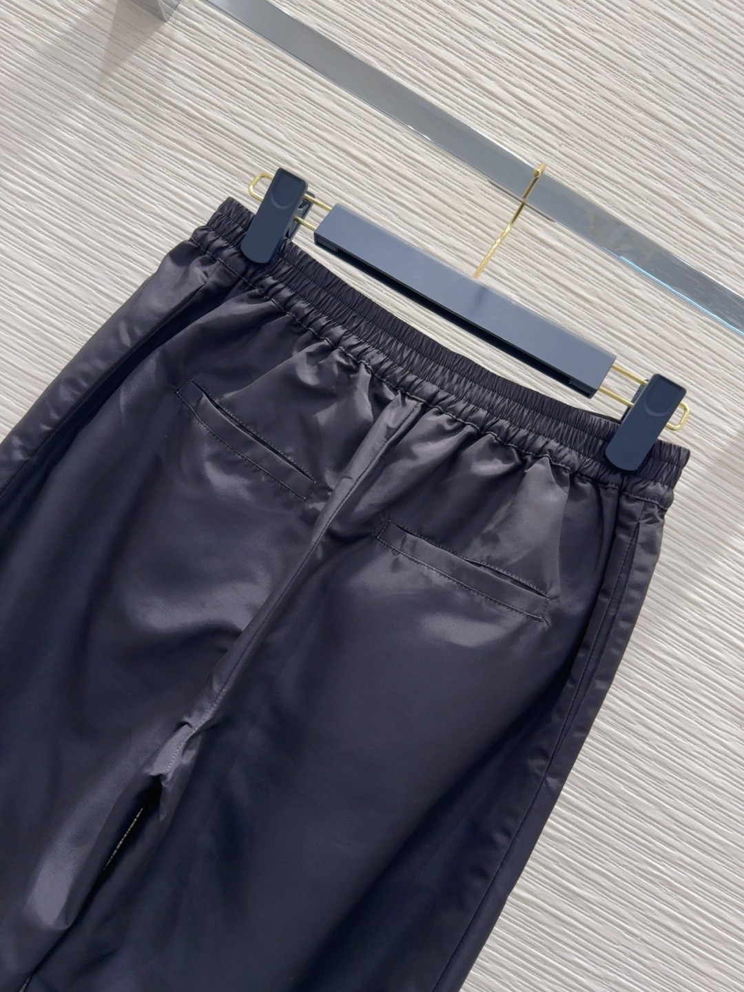 🛍️Louis Vuitto*👑2025FW新款套装 轻薄面料 特殊材质有肌理感 每个小细节都非常注重 