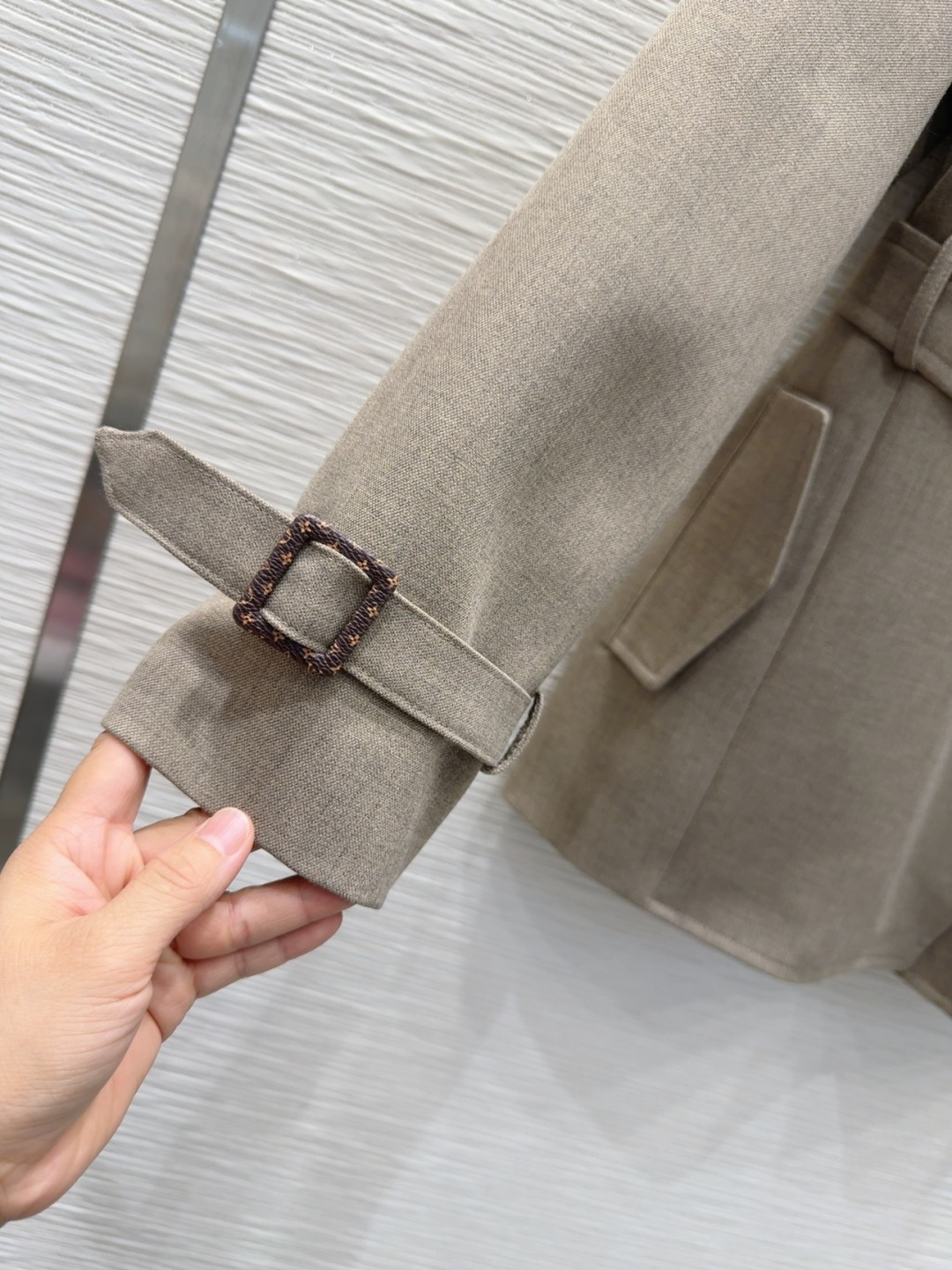 🛍️Louis Vuitto*👑2025FW新款 简洁大气的西装外套 非常高级的进口质地 仔细看细节 上