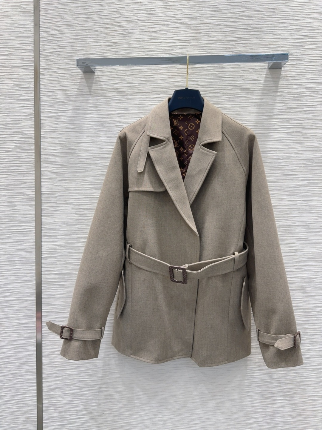 🛍️Louis Vuitto*👑2025FW新款 简洁大气的西装外套 非常高级的进口质地 仔细看细节 上