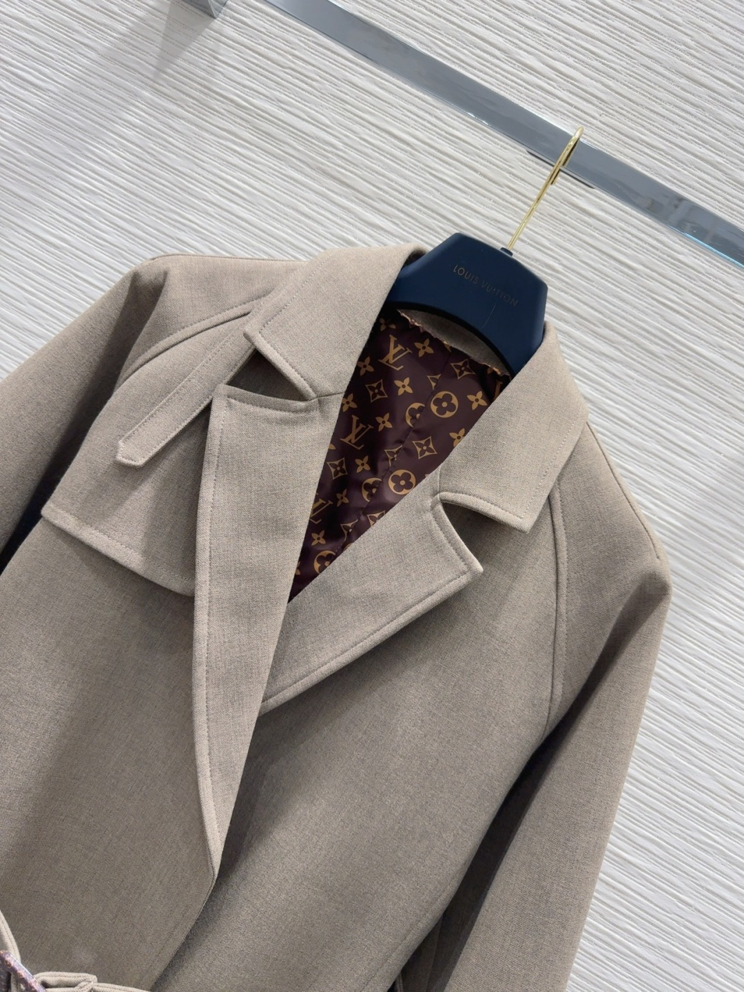 🛍️Louis Vuitto*👑2025FW新款 简洁大气的西装外套 非常高级的进口质地 仔细看细节 上