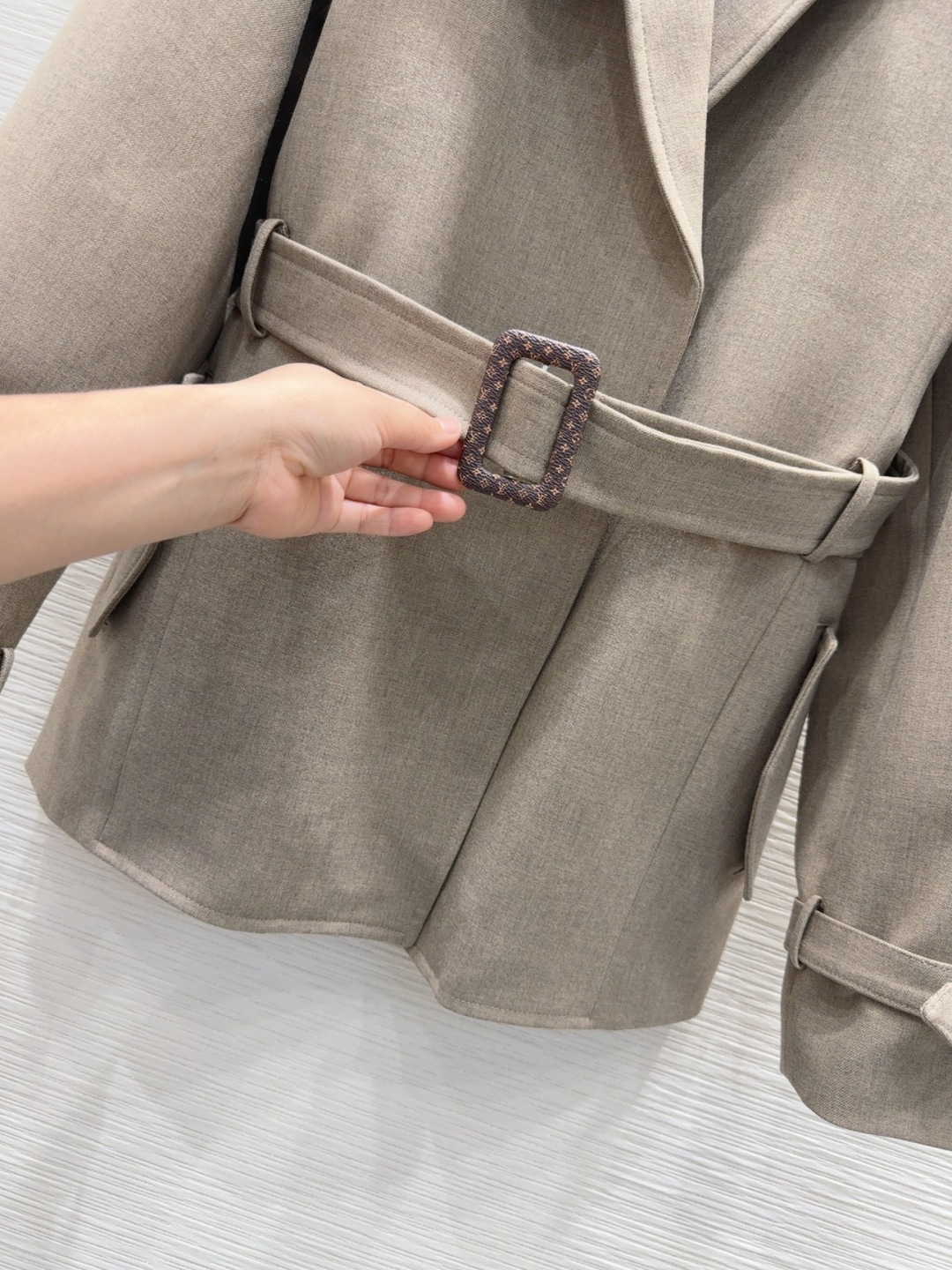 🛍️Louis Vuitto*👑2025FW新款 简洁大气的西装外套 非常高级的进口质地 仔细看细节 上