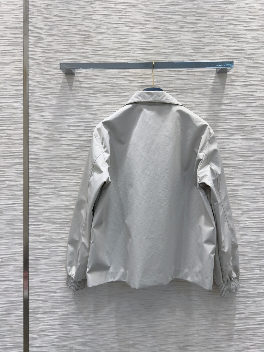 🛍️ Louis Vuitto* 👑 2025FW新款冲锋衣 时髦度爆棚 💯高级定制V家专属Logo 绝