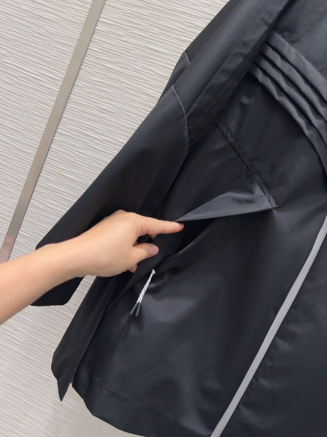 🛍️ Louis Vuitto* 👑 2025FW新款冲锋衣 时髦度爆棚 💯高级定制V家专属Logo 绝