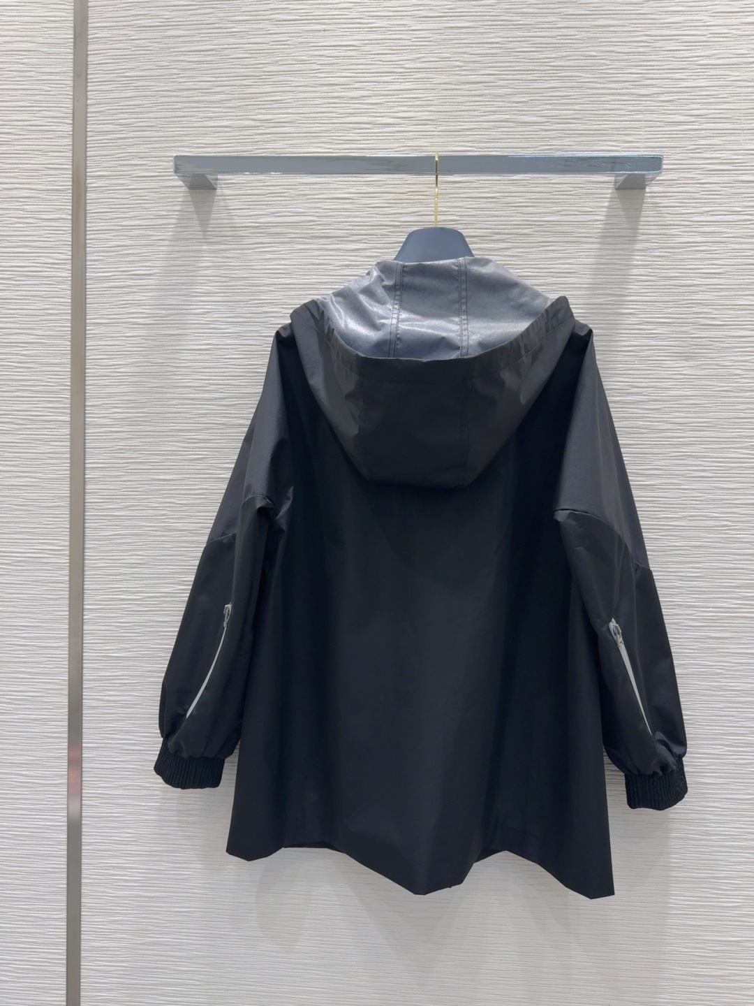 🛍️ Louis Vuitto* 👑 2025FW新款冲锋衣 时髦度爆棚 💯高级定制V家专属Logo 绝