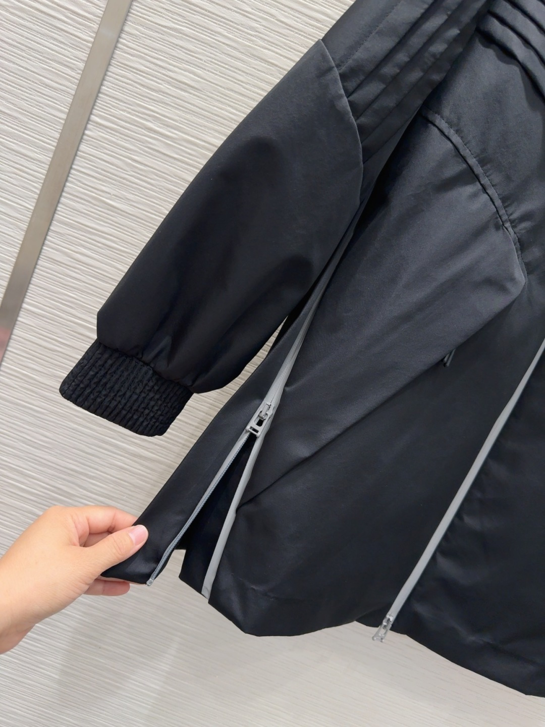 🛍️ Louis Vuitto* 👑 2025FW新款冲锋衣 时髦度爆棚 💯高级定制V家专属Logo 绝