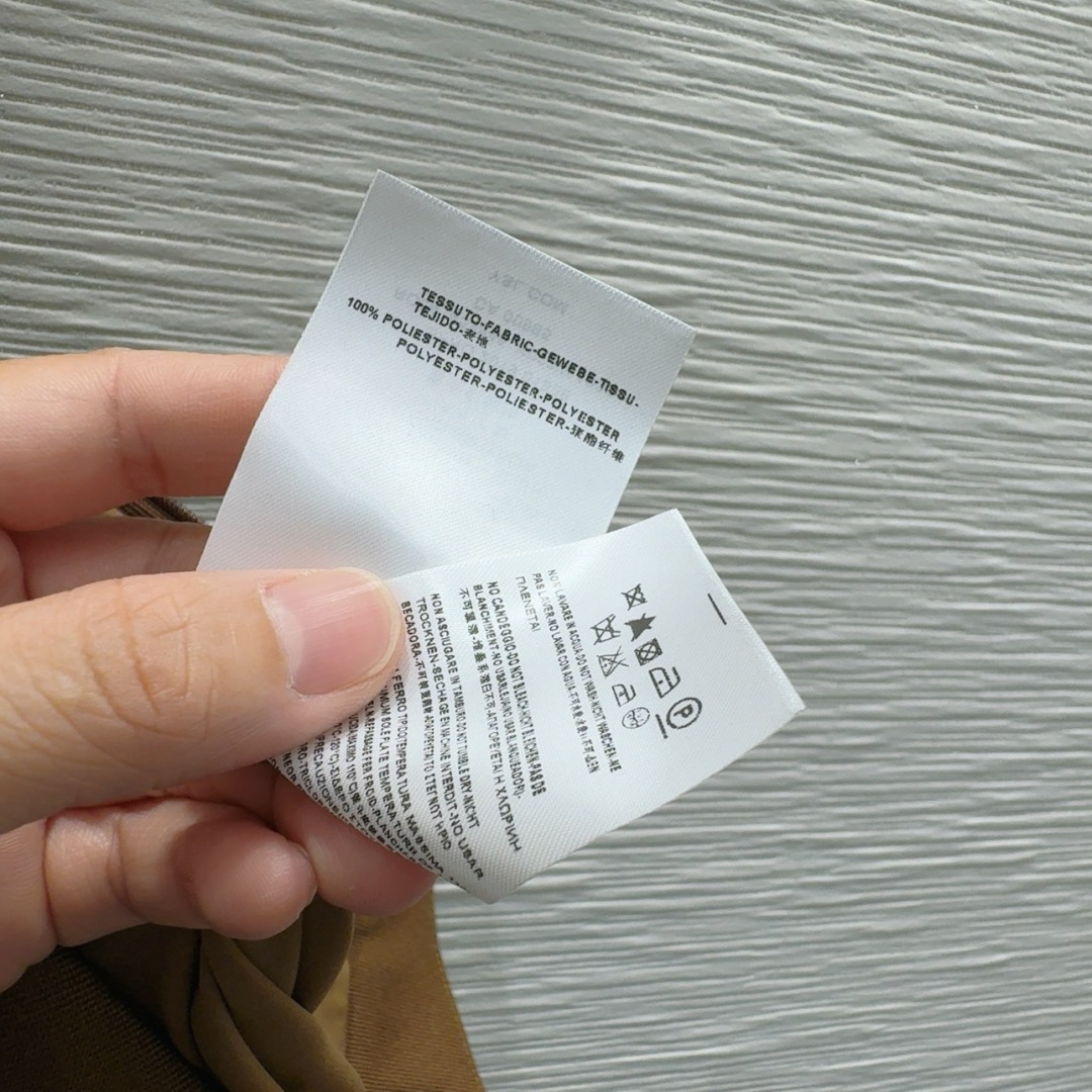 🛍️ YS*L 👑 2025FW新款套装 出货即爆单 定制进口密度进口面料 特殊材质有肌理感 每个小细节